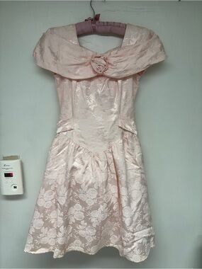 Vintage Vittoria Virini Off-Shoulder Pink Prom Dress